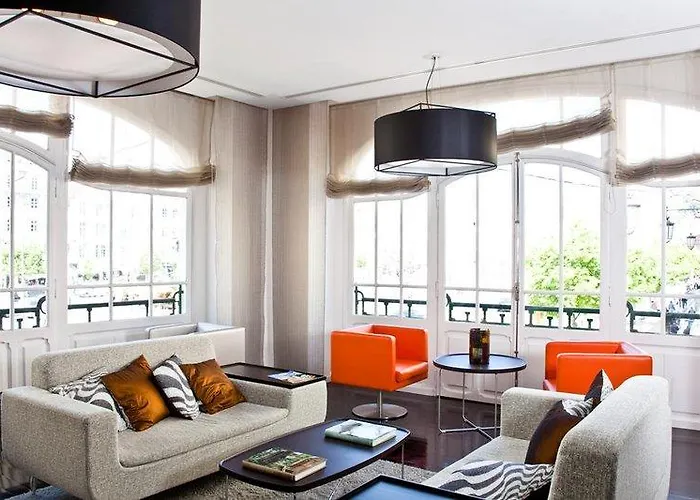 Internacional Design Hotell 4*